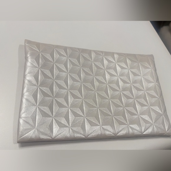 (FREE if added to ANY item/bundle w another item(s) | IPSY Bags Set of 3 | - Picture 4 of 15